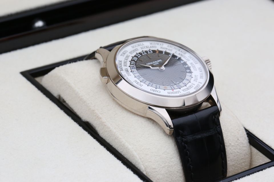 Patek Philippe World Time 5230G-001 Image 7